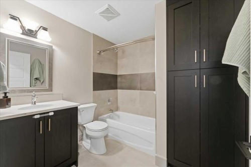 719 Allden Place Se, Calgary, AB - Indoor Photo Showing Bathroom
