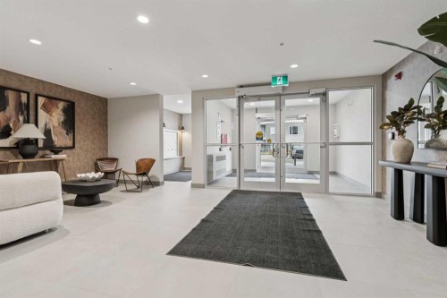 201-655 Shawnee Square Sw, Calgary, AB - Indoor Photo Showing Other Room