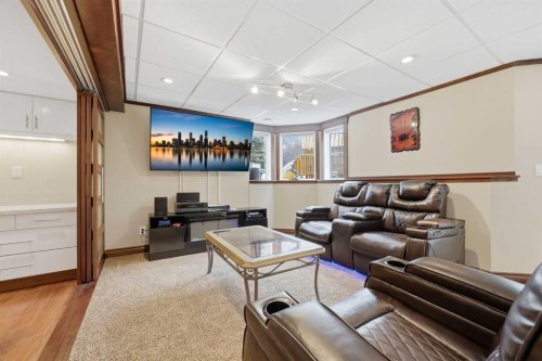 729 Woodbriar Place Sw, Calgary, AB - Indoor
