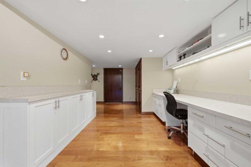 729 Woodbriar Place Sw, Calgary, AB - Indoor