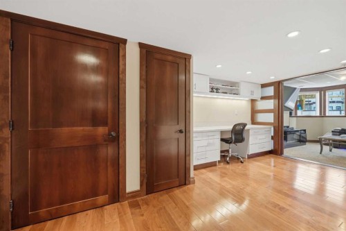 729 Woodbriar Place Sw, Calgary, AB - Indoor