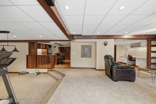 729 Woodbriar Place Sw, Calgary, AB - Indoor Photo Showing Other Room