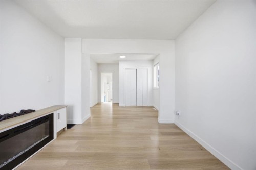 1503 Child Avenue Ne, Calgary, AB - Indoor Photo Showing Other Room