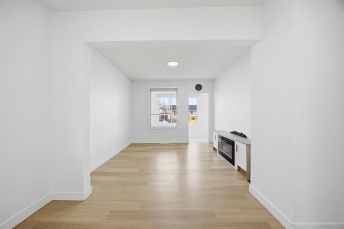 1503 Child Avenue Ne, Calgary, AB - Indoor Photo Showing Other Room
