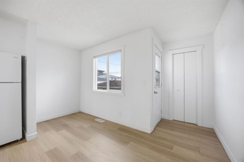 1503 Child Avenue Ne, Calgary, AB - Indoor Photo Showing Other Room
