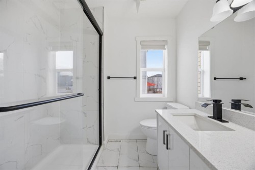 1503 Child Avenue Ne, Calgary, AB - Indoor Photo Showing Bathroom