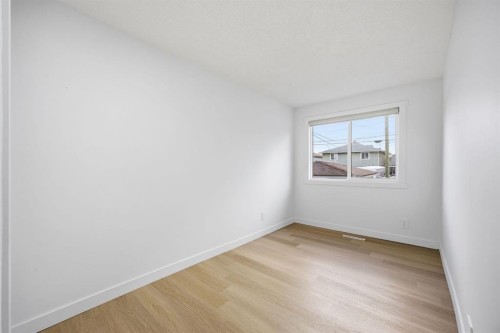 1503 Child Avenue Ne, Calgary, AB - Indoor Photo Showing Other Room