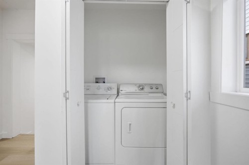 1503 Child Avenue Ne, Calgary, AB - Indoor Photo Showing Laundry Room