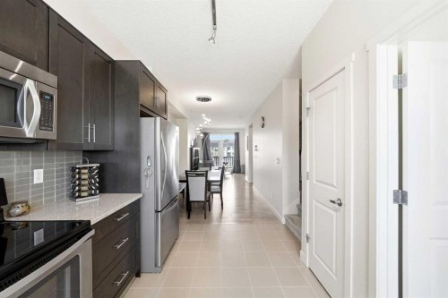 14 Nolan Hill Gate Nw, Calgary, AB - Indoor Photo Showing Kitchen With Upgraded Kitchen