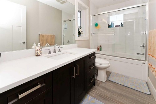 129 Kinniburgh Gardens, Chestermere, AB - Indoor Photo Showing Bathroom
