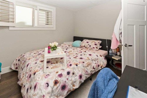 129 Kinniburgh Gardens, Chestermere, AB - Indoor Photo Showing Bedroom