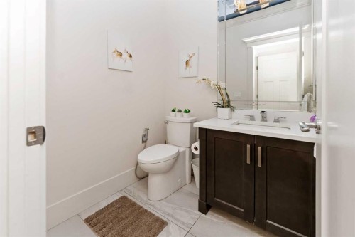 129 Kinniburgh Gardens, Chestermere, AB - Indoor Photo Showing Bathroom