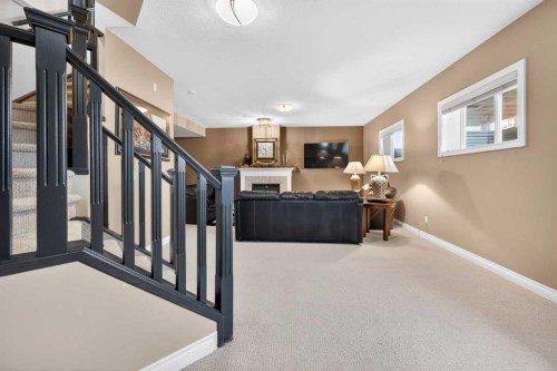 8 Tucker Circle, Okotoks, AB 