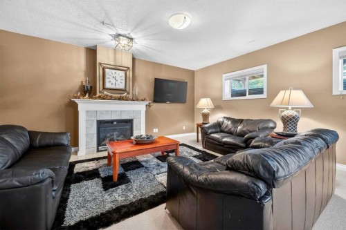 8 Tucker Circle, Okotoks, AB 