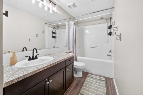 8 Tucker Circle, Okotoks, AB 