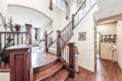 40 Cougar Ridge Heights Sw, Calgary, AB - Indoor Photo Showing Other Room