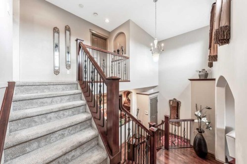 40 Cougar Ridge Heights Sw, Calgary, AB - Indoor Photo Showing Other Room