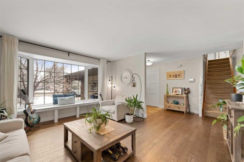 436 Ranchridge Bay Nw, Calgary, AB - Indoor Photo Showing Living Room