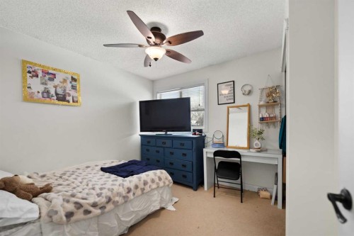 436 Ranchridge Bay Nw, Calgary, AB - Indoor Photo Showing Bedroom