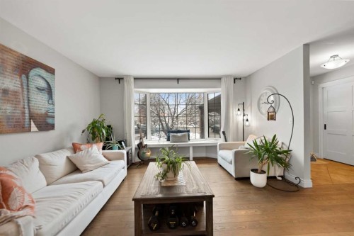 436 Ranchridge Bay Nw, Calgary, AB - Indoor Photo Showing Living Room