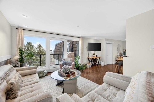 301-516 Cedar Crescent Sw, Calgary, AB - Indoor Photo Showing Living Room