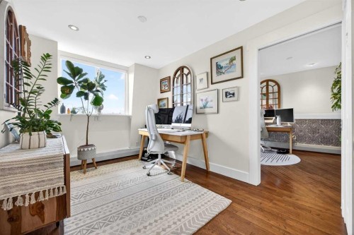 301-516 Cedar Crescent Sw, Calgary, AB - Indoor Photo Showing Office