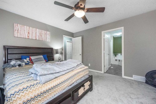 56 Evansbrooke Landing, Calgary, AB - Indoor Photo Showing Bedroom
