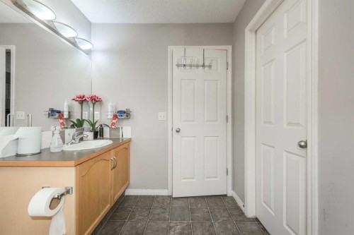 56 Evansbrooke Landing, Calgary, AB - Indoor Photo Showing Bathroom