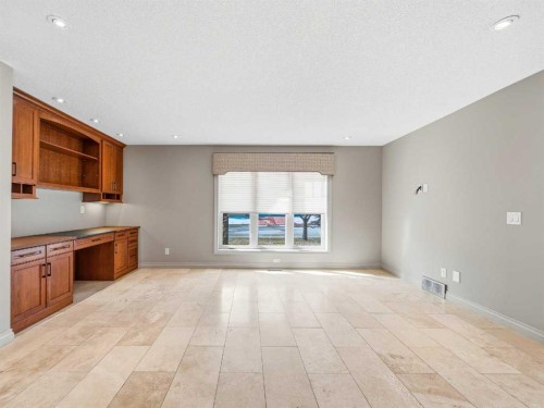 10703 Willowgreen Drive Se, Calgary, AB - Indoor