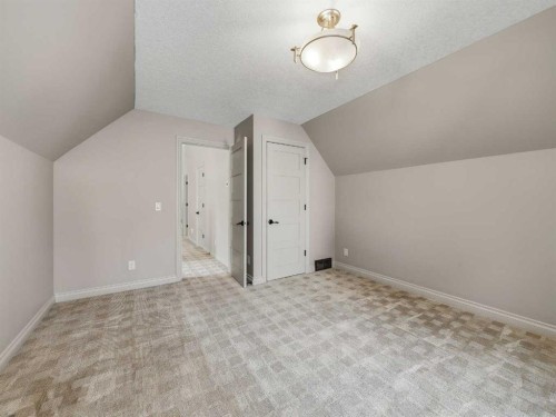10703 Willowgreen Drive Se, Calgary, AB - Indoor Photo Showing Other Room