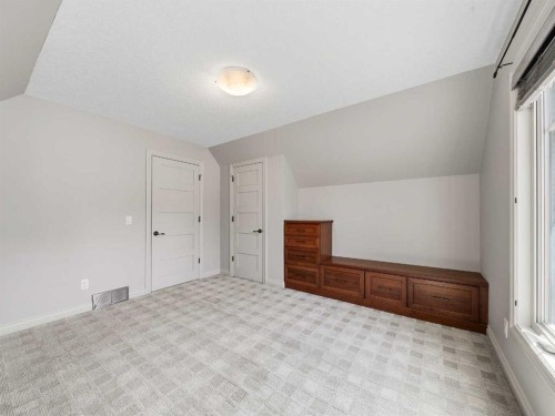 10703 Willowgreen Drive Se, Calgary, AB - Indoor Photo Showing Other Room