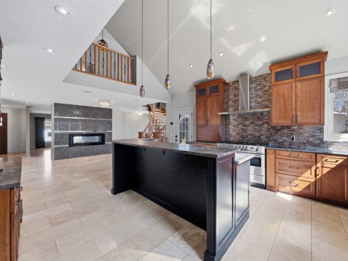 10703 Willowgreen Drive Se, Calgary, AB - Indoor Photo Showing Kitchen With Upgraded Kitchen