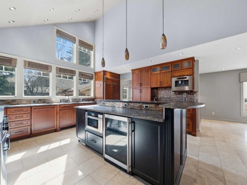 10703 Willowgreen Drive Se, Calgary, AB - Indoor Photo Showing Kitchen With Upgraded Kitchen