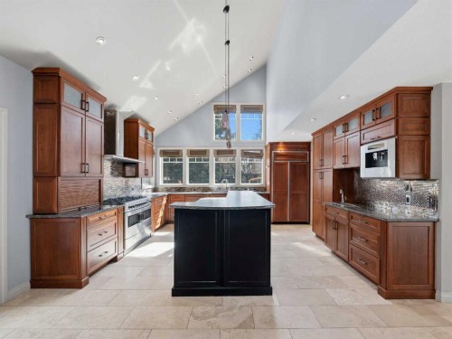 10703 Willowgreen Drive Se, Calgary, AB - Indoor Photo Showing Other Room