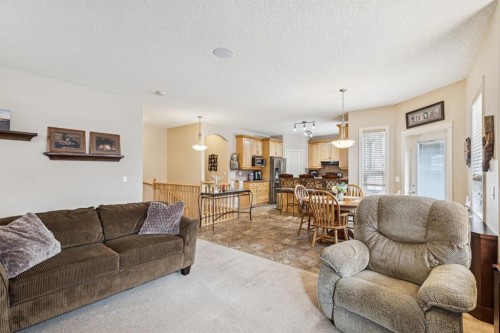937 Cimarron Park Close, Okotoks, AB - Indoor Photo Showing Living Room