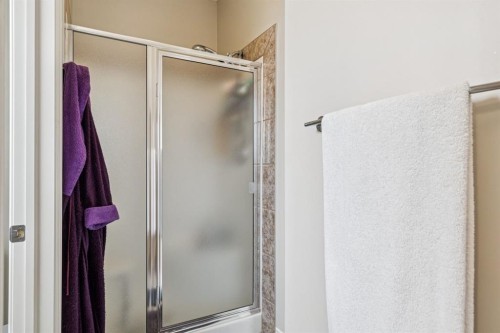 937 Cimarron Park Close, Okotoks, AB - Indoor Photo Showing Bathroom