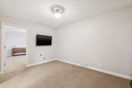 937 Cimarron Park Close, Okotoks, AB - Indoor Photo Showing Other Room