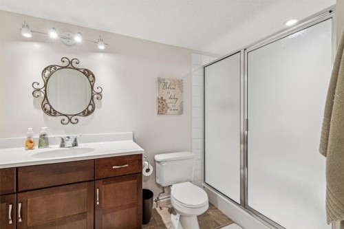 937 Cimarron Park Close, Okotoks, AB - Indoor Photo Showing Bathroom