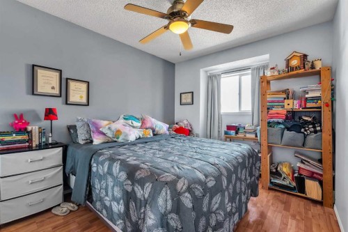 53 Shawfield Road Sw, Calgary, AB - Indoor Photo Showing Bedroom