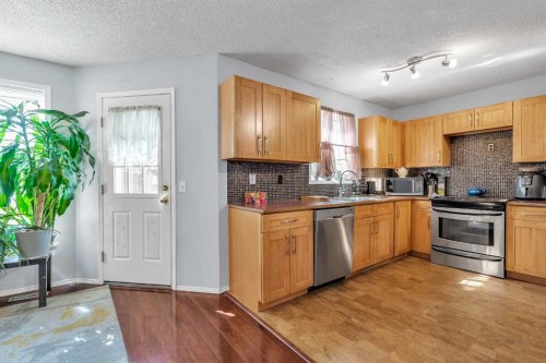 53 Shawfield Road Sw, Calgary, AB - Indoor Photo Showing Kitchen