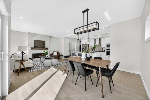 997 Alpine Drive Sw, Calgary, AB - Indoor Photo Showing Dining Room