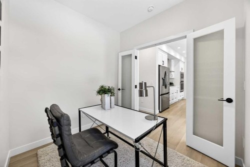 997 Alpine Drive Sw, Calgary, AB - Indoor Photo Showing Other Room