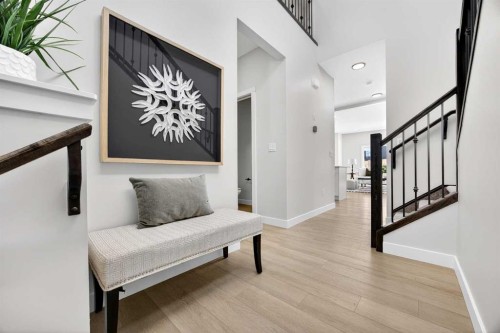 997 Alpine Drive Sw, Calgary, AB - Indoor Photo Showing Other Room