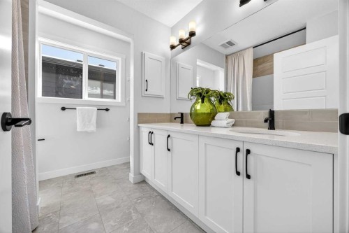 997 Alpine Drive Sw, Calgary, AB - Indoor