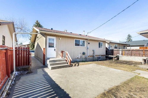 268 Madeira Place Ne, Calgary, AB - Outdoor