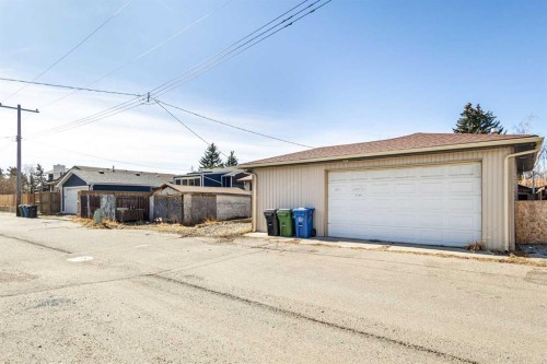 268 Madeira Place Ne, Calgary, AB - Outdoor With Exterior