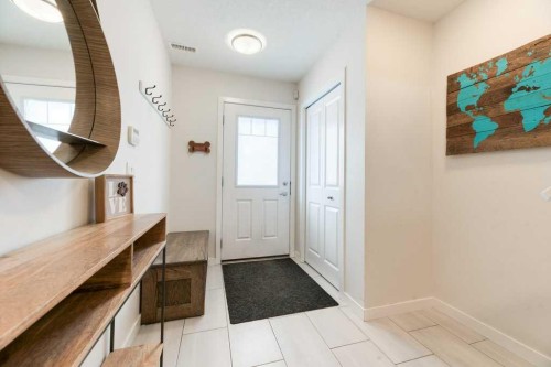 204 Sundown Road, Cochrane, AB - Indoor Photo Showing Other Room