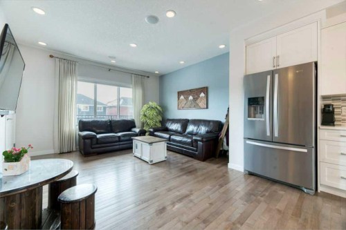 204 Sundown Road, Cochrane, AB - Indoor Photo Showing Other Room