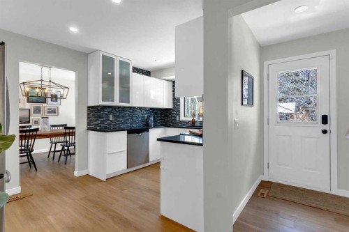 40 Deermont Road Se, Calgary, AB - Indoor Photo Showing Kitchen With Double Sink