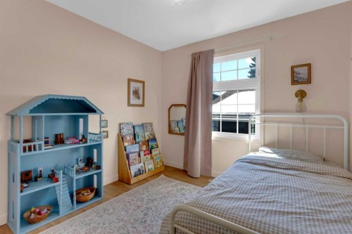 40 Deermont Road Se, Calgary, AB - Indoor Photo Showing Bedroom